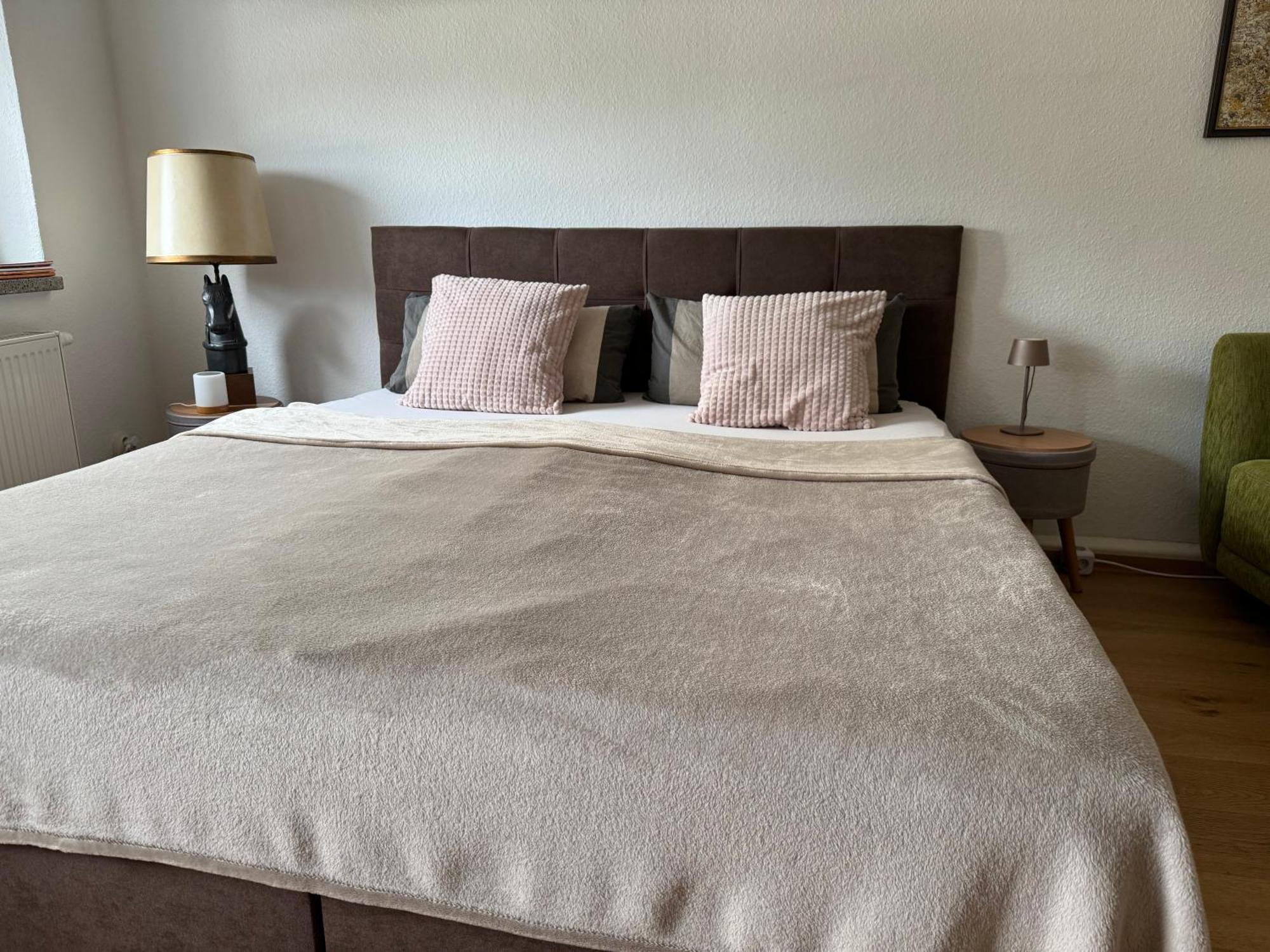Schoene Ferienwohnung Mit Kostenlosem Parkplatz Κότμπους Εξωτερικό φωτογραφία